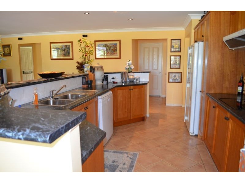 5 Eskdale Park Drive, Seaham NSW 2324