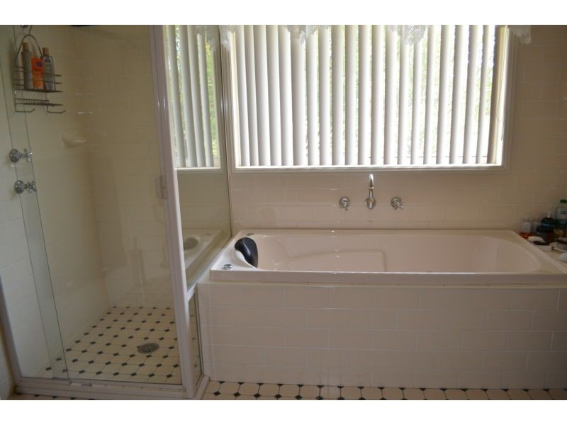 5 Eskdale Park Drive, Seaham NSW 2324