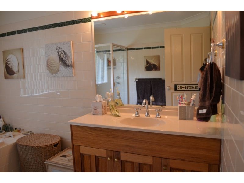 5 Eskdale Park Drive, Seaham NSW 2324