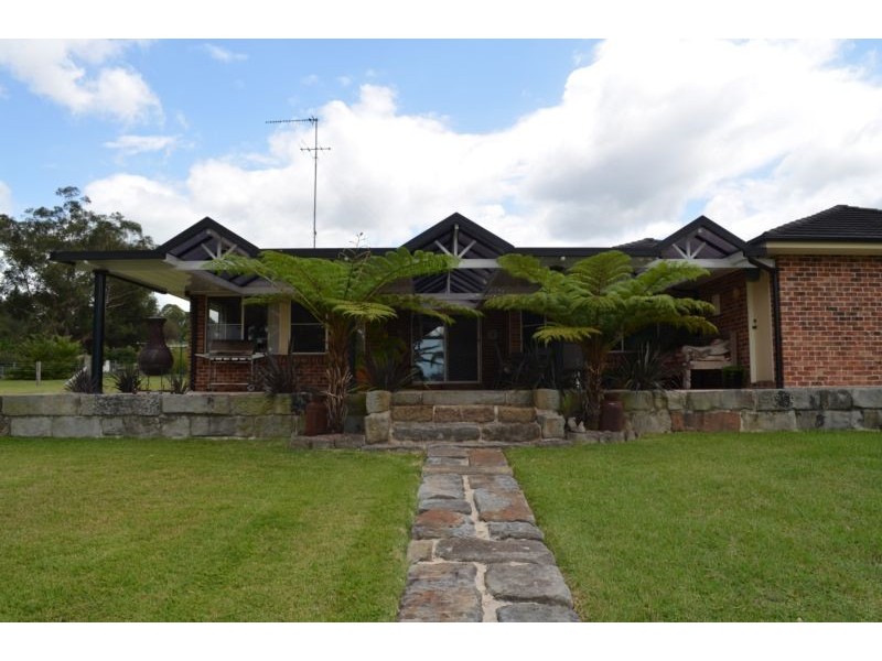 5 Eskdale Park Drive, Seaham NSW 2324