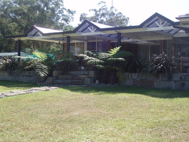 5 Eskdale Park Drive, Seaham NSW 2324