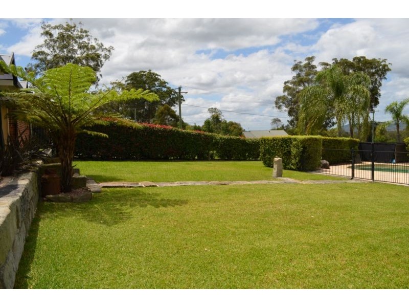 5 Eskdale Park Drive, Seaham NSW 2324