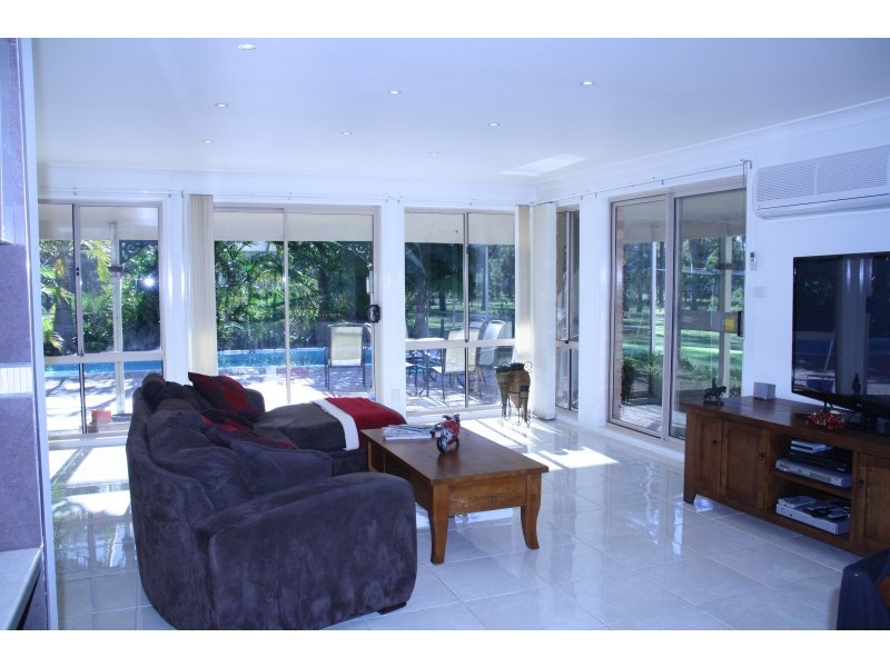 17 Gwandalan Close, Brandy Hill NSW 2324