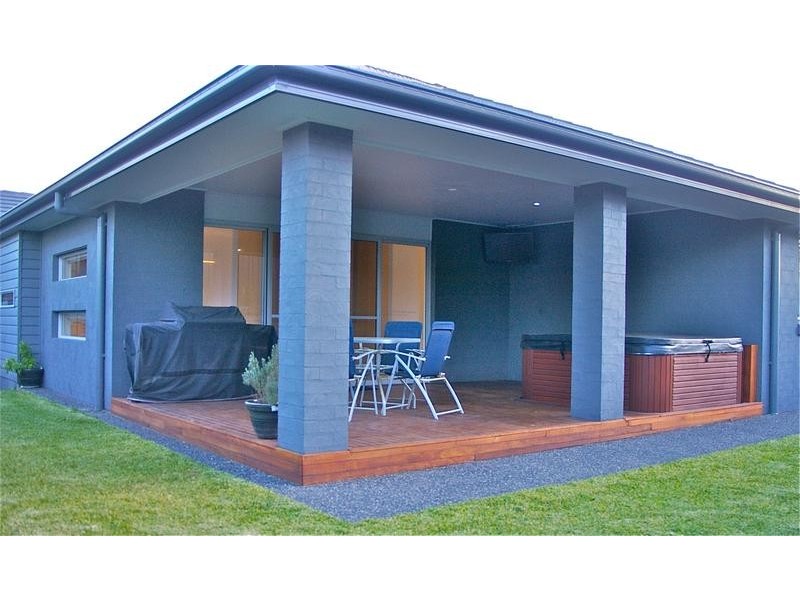 17 Rushland Drive, Fern Bay NSW 2295