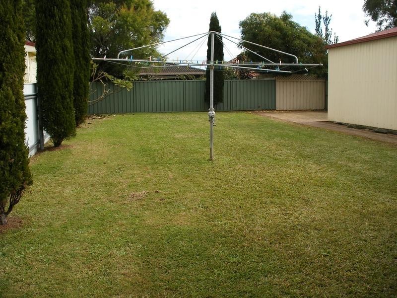 17 Cambridge Ave, Raymond Terrace NSW 2324