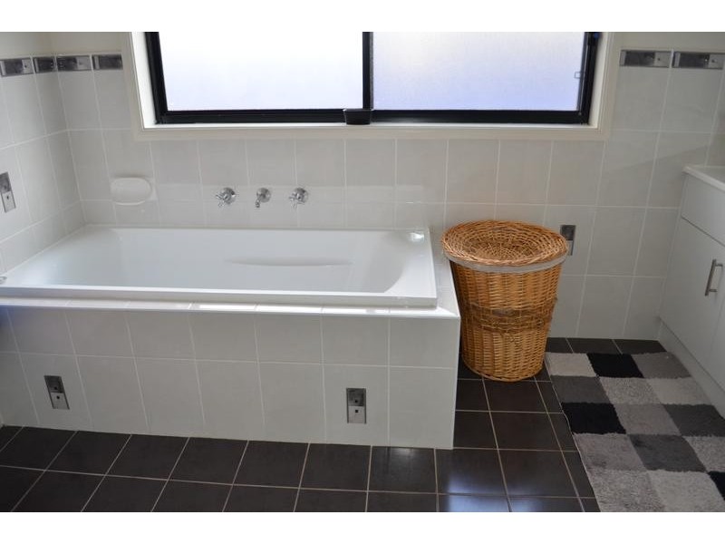 10 Emu Street, Raymond Terrace NSW 2324