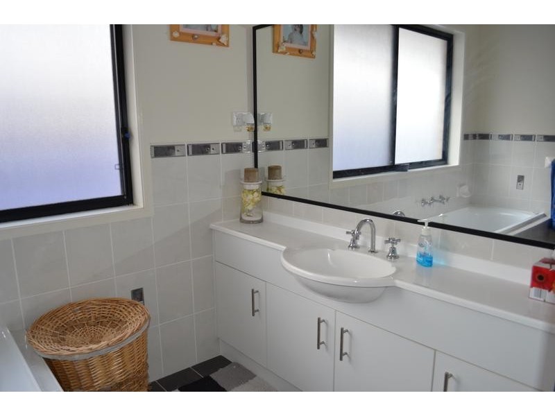 10 Emu Street, Raymond Terrace NSW 2324