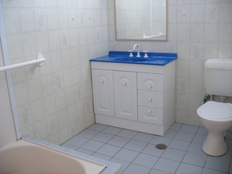 2 Morgan Cr, Raymond Terrace NSW 2324