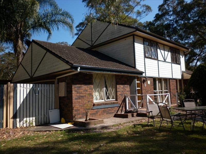 3 Michael Drive, Salt Ash NSW 2318
