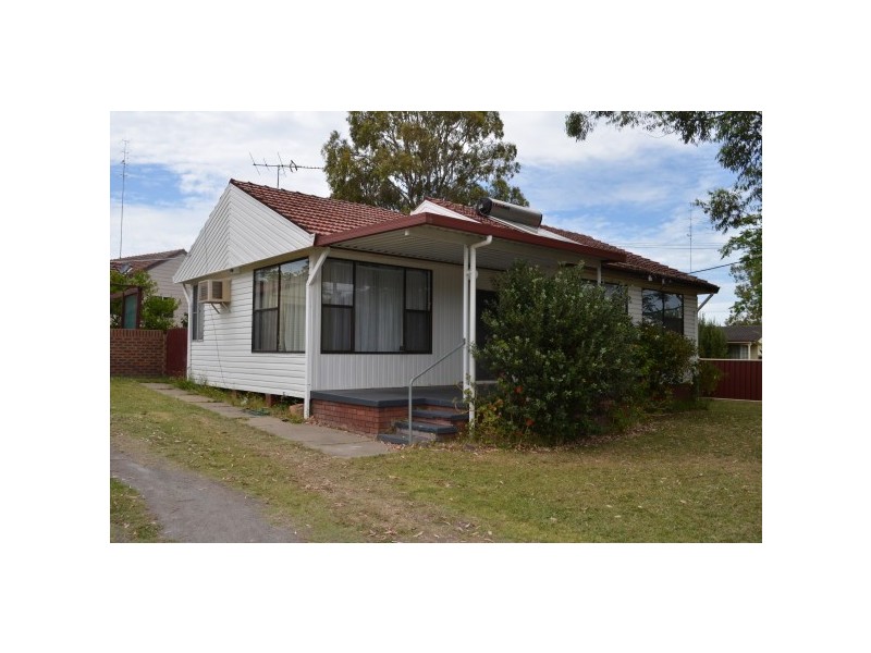 2 Morgan Crescent, Raymond Terrace NSW 2324