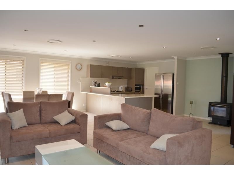 41 Martens Avenue, Raymond Terrace NSW 2324