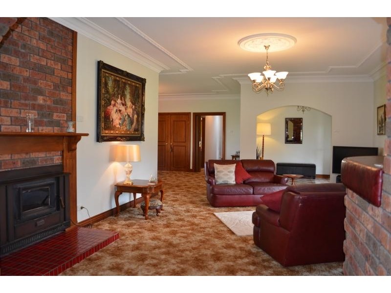 8 Iona Lane, Woodville NSW 2321