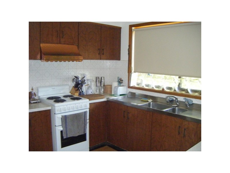 8 Rees James Road, Raymond Terrace NSW 2324