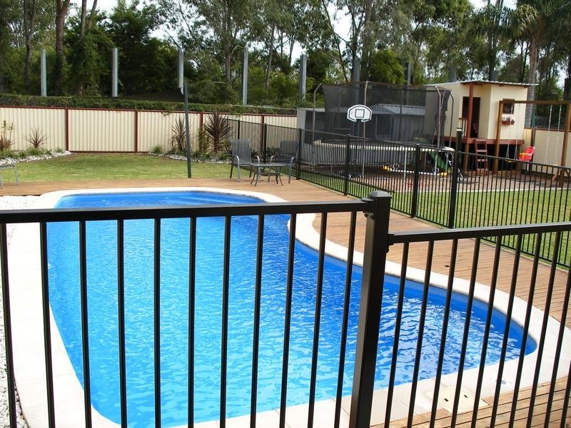 16 Oxley close, Raymond Terrace NSW 2324