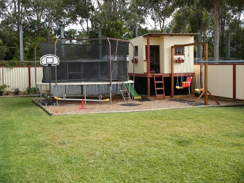 16 Oxley close, Raymond Terrace NSW 2324