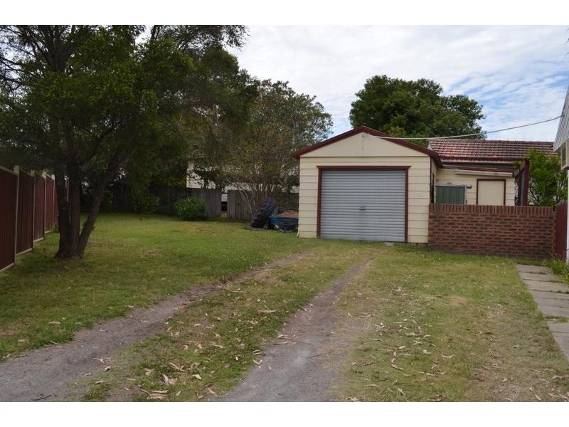 2 Morgan Crescent, Raymond Terrace NSW 2324