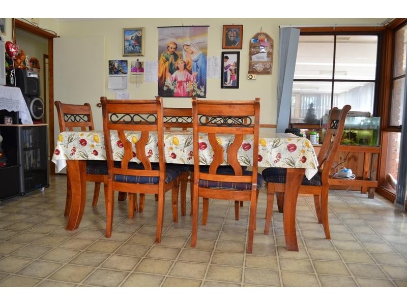 8 Deas, Raymond Terrace NSW 2324