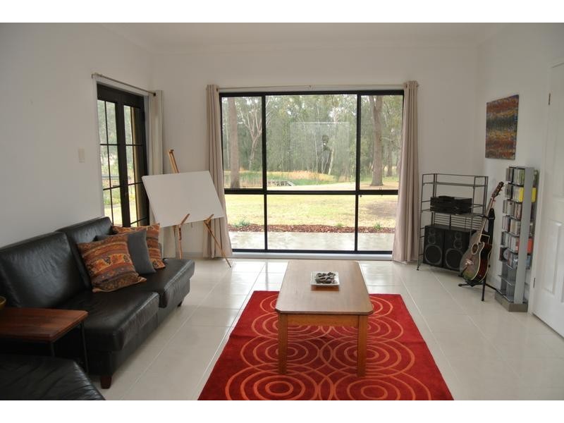 8 North Esk Drive, Seaham NSW 2324