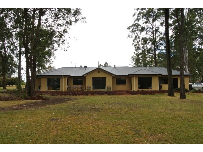 8 North Esk Drive, Seaham NSW 2324
