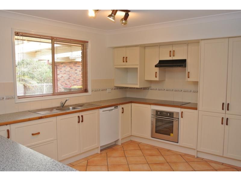 73 Beaton Ave, Raymond Terrace NSW 2324