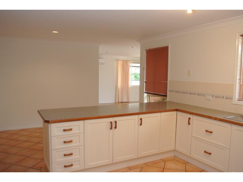 73 Beaton Ave, Raymond Terrace NSW 2324