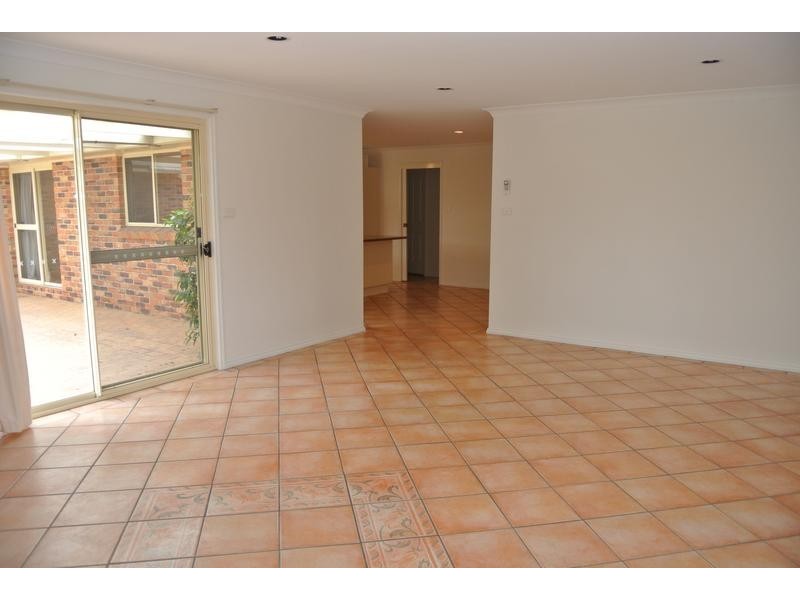 73 Beaton Ave, Raymond Terrace NSW 2324