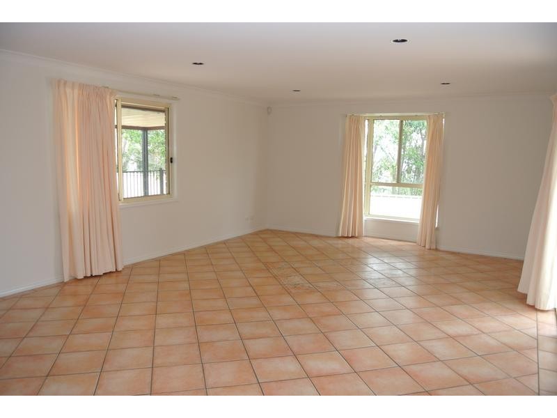 73 Beaton Ave, Raymond Terrace NSW 2324