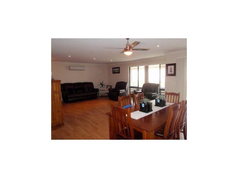 38 Creighton Drive, Medowie NSW 2318