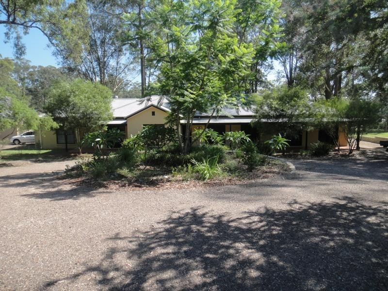 8 North Esk Drive, Seaham NSW 2324