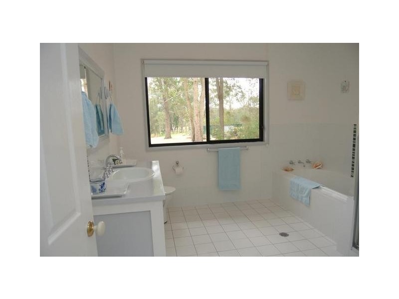 8 North Esk Drive, Seaham NSW 2324