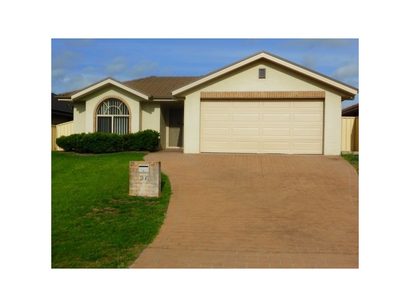 37 Martens Ave, Raymond Terrace NSW 2324