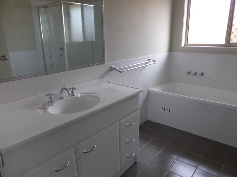 37 Martens Ave, Raymond Terrace NSW 2324