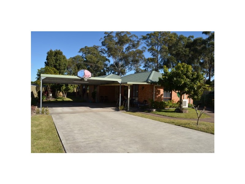 8 Deas Place, Raymond Terrace NSW 2324