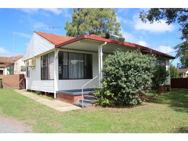 2 Morgan Crescent, Raymond Terrace NSW 2324