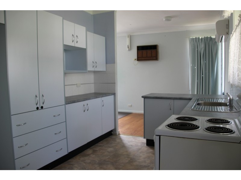 2 Morgan Crescent, Raymond Terrace NSW 2324