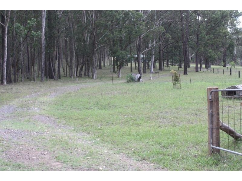 13 Notts Lane, Glen Oak NSW 2320