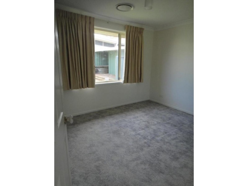 2/87A Benjamin Lee Drive, Raymond Terrace NSW 2324