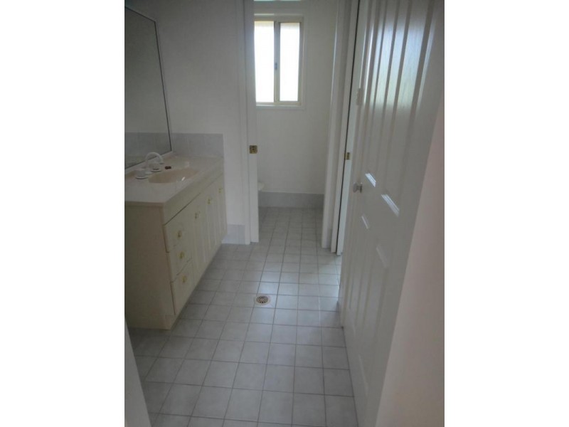 2/87A Benjamin Lee Drive, Raymond Terrace NSW 2324