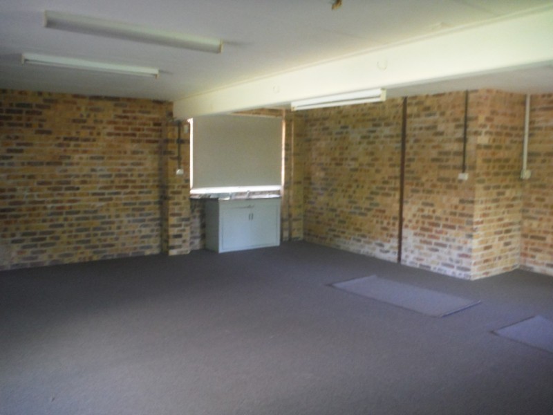 2 Swan Street, Raymond Terrace NSW 2324