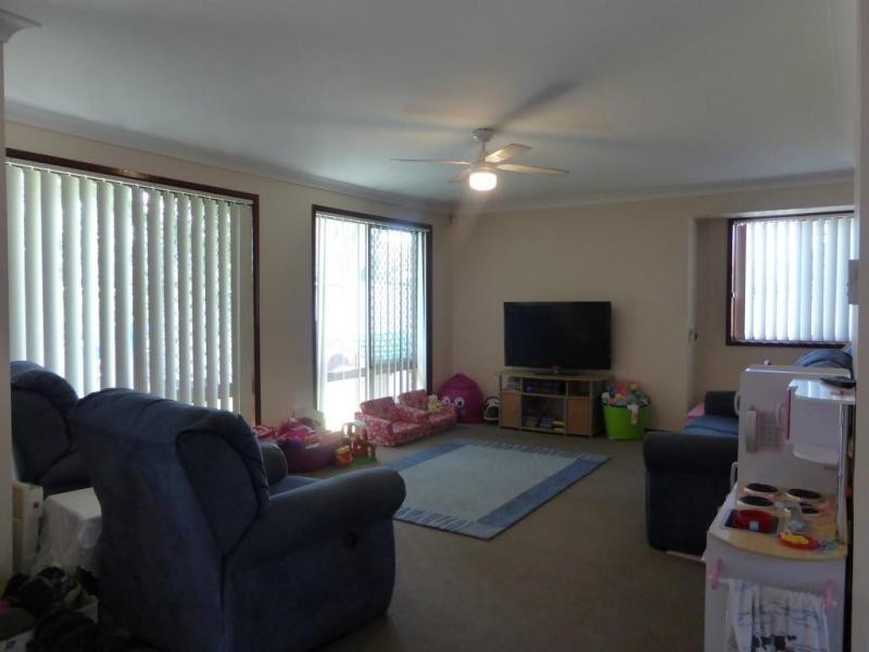 16 Deas Place, Raymond Terrace NSW 2324
