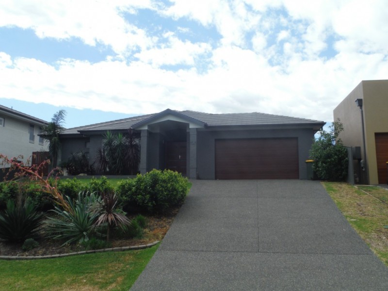 17 Rushland Drive, Fern Bay NSW 2295