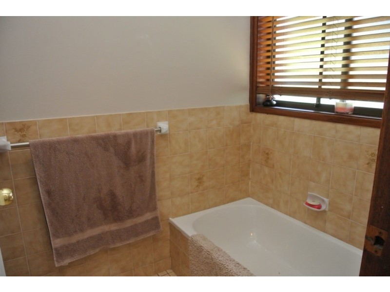 4 Katherine Close, Raymond Terrace NSW 2324