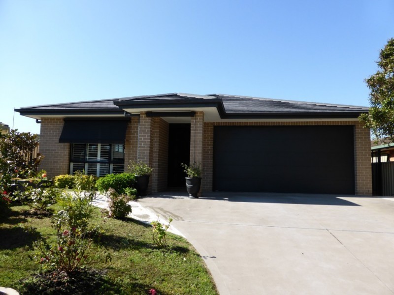 15 Replica Close, Raymond Terrace NSW 2324