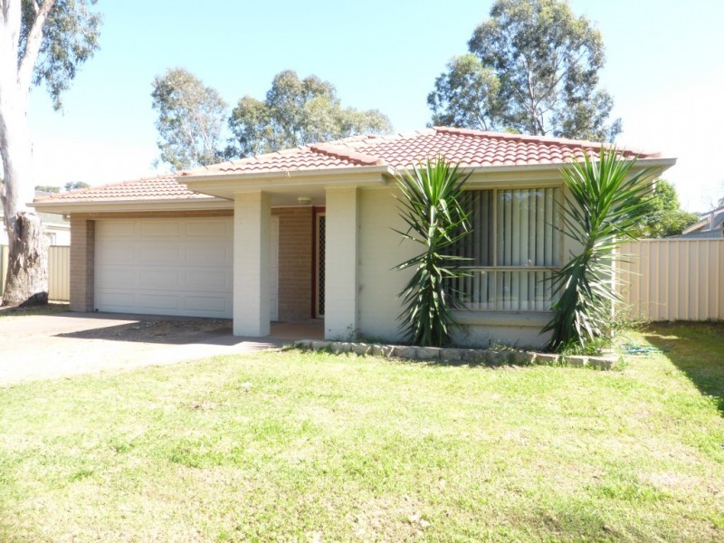 15 Earl Grey Crescent, Raymond Terrace NSW 2324