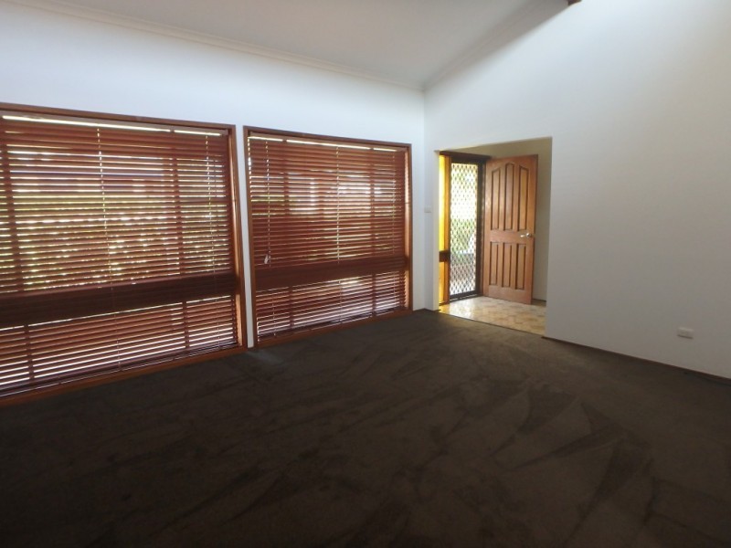 8 Greenslopes Drive, Raymond Terrace NSW 2324