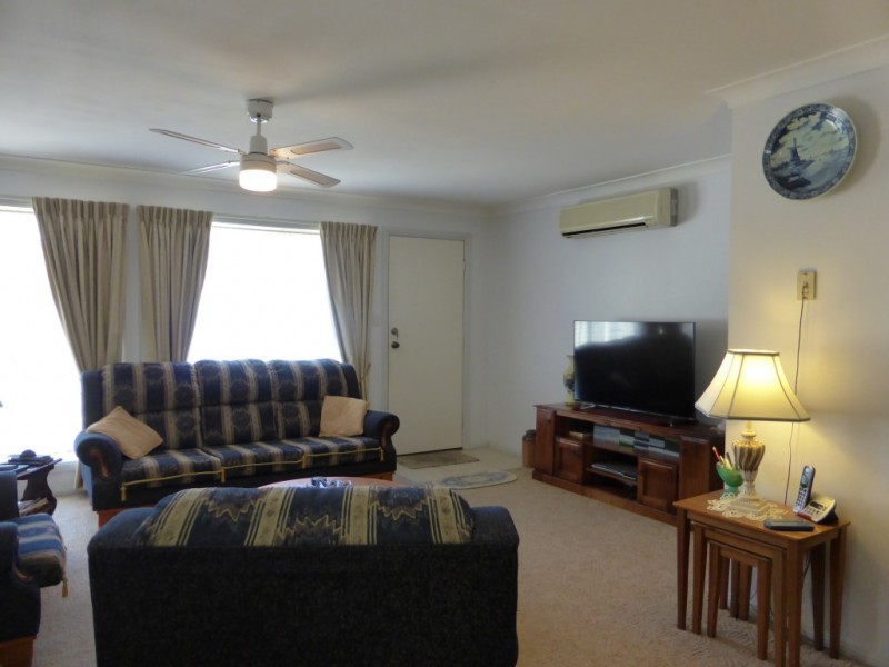 2/11 Benjamin Lee Drive, Raymond Terrace NSW 2324