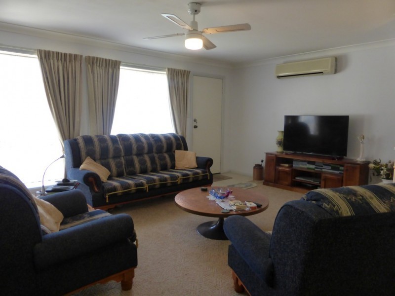 2/11 Benjamin Lee Drive, Raymond Terrace NSW 2324