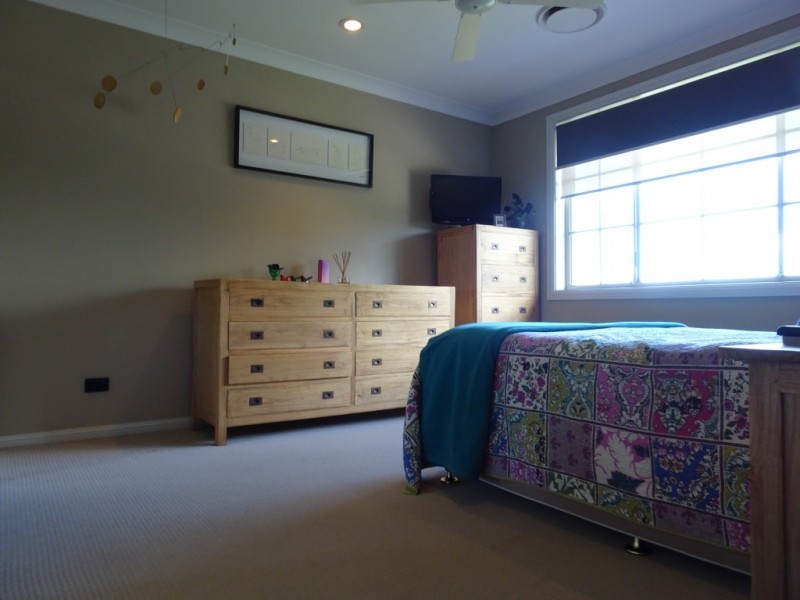 15 Greenslopes Drive, Raymond Terrace NSW 2324