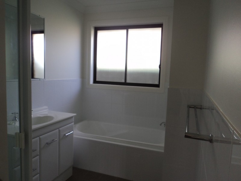 2/9a Irrawang Street, Raymond Terrace NSW 2324