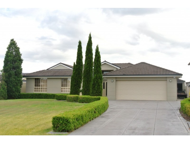 21 Lakeview Crescent, Raymond Terrace NSW 2324